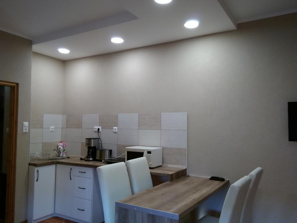 Ferienwohnung Erik Apartman Harkan Exterior foto